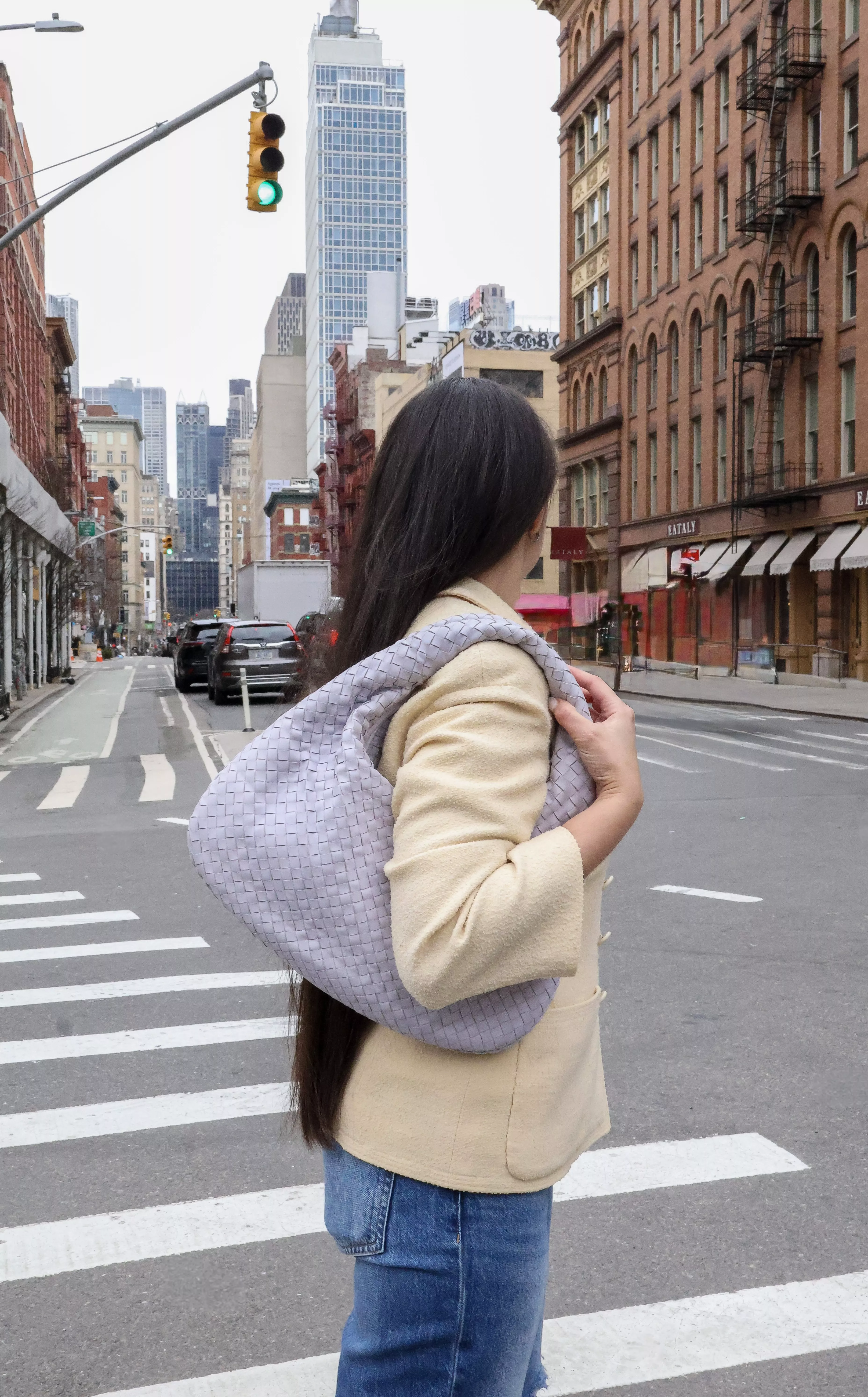 From Winter to Spring: The Best Neutral Bags to Carry Now  